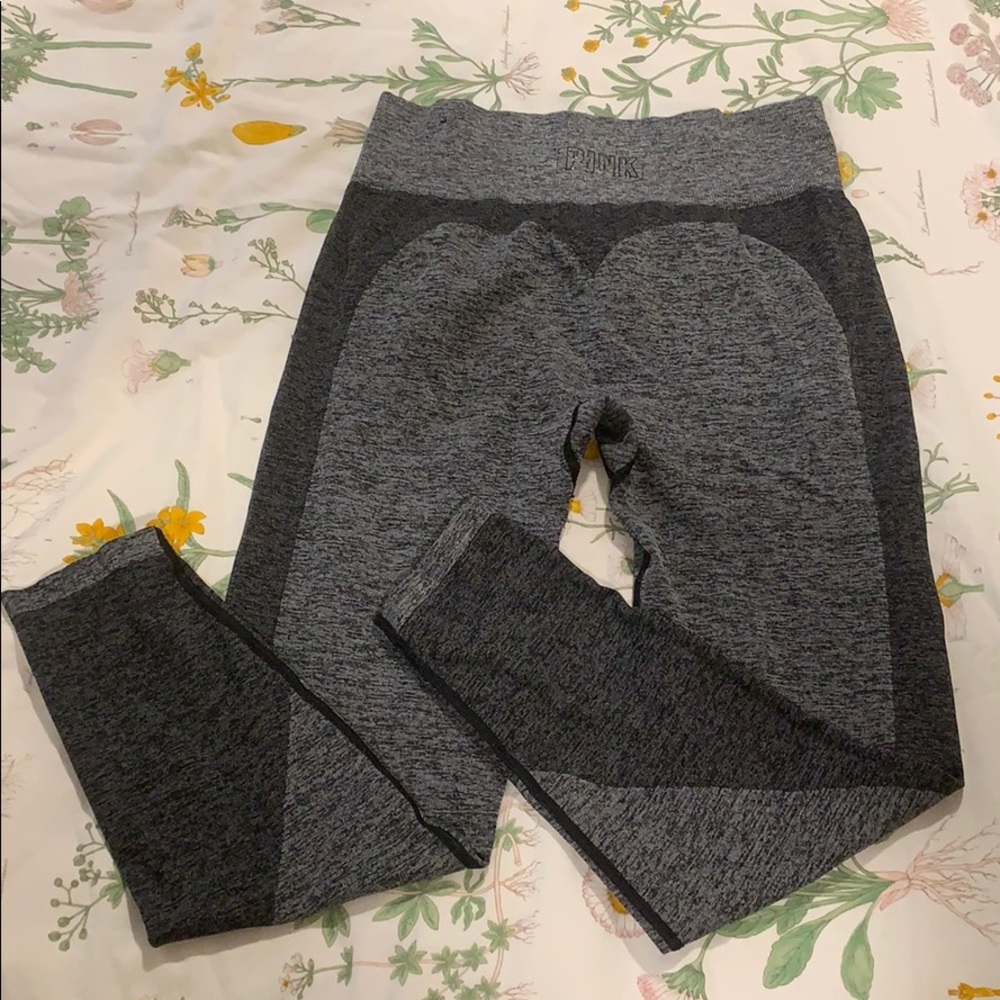 Victoria’s Secret Pink Seamless Leggings LIKE NEW!